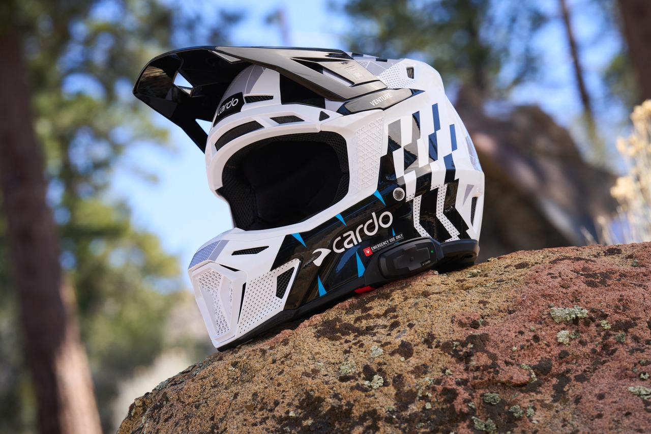 Cardo Venture: el casco que cambia la comunicación en Motocross y Enduro